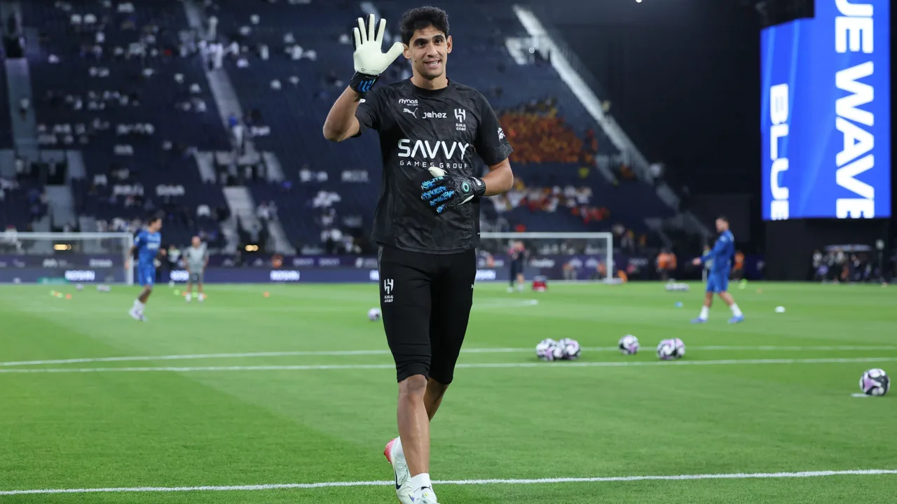 رباعي الهلال الأجنبي يقترب من حسم بقائه واستمرار القوة الضاربة الزرقاء